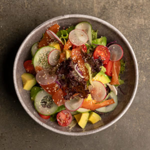 Салат с лососем 270 гр